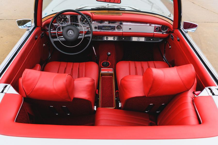 Интерьер Mercedes-Benz 280 SL (W113) 1969 года  (EU) (фото 93 из 141)
